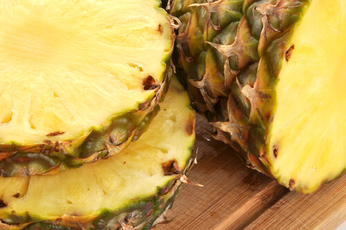 Băuturi delicioase și sănătoase din coaja de ananas