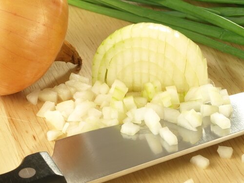 Ceapa pe lista de remedii naturale pentru onicomicoză
