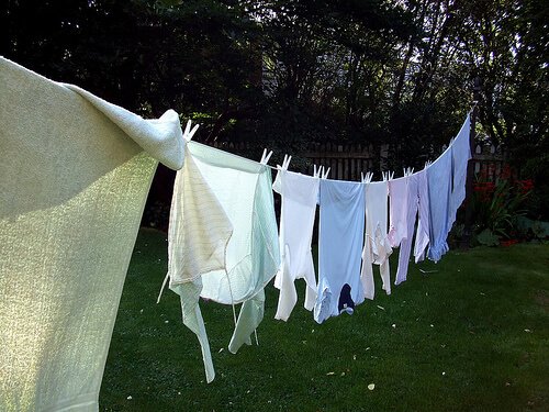 Detergent de casă natural care albește rufele