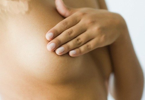 De ce apare usturimea sau durerea de sâni?