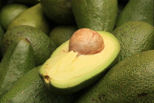Este benefic să mănânci mai mult avocado dacă ai colesterolul mărit