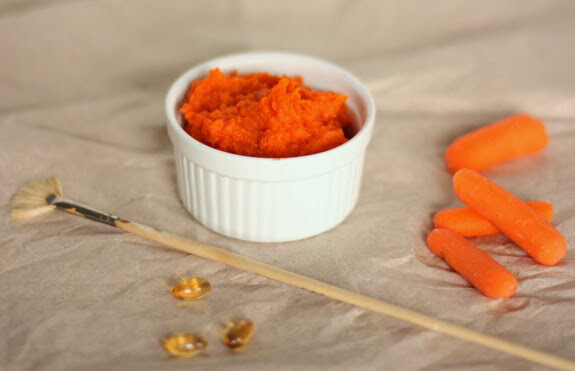 Prepară o mască de față din morcov și portocale
