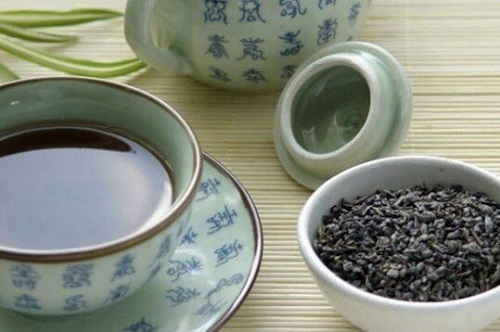 Află cum se prepară ceaiul albastru
