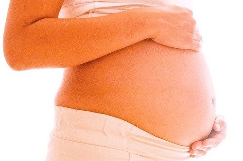 Consumă gelatină pentru refacerea pielii cu vergeturi
