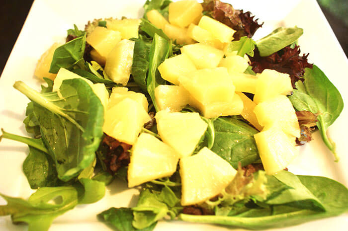 salată-de-ananas-pentru-regenerarea-părului