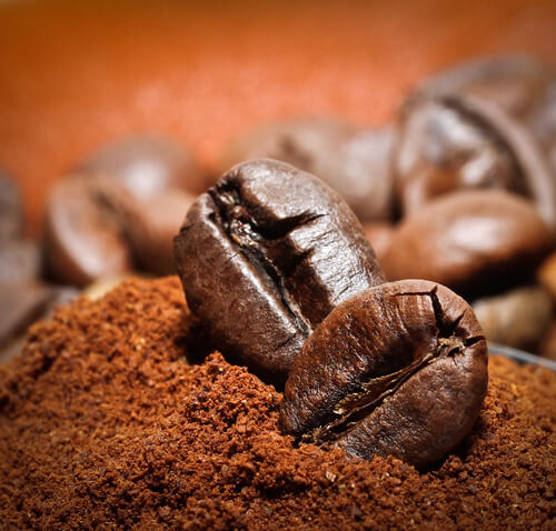 Utilizări alternative ale cafelei împotriva unor mirosuri neplăcute