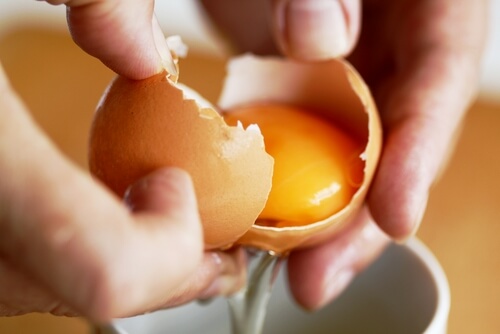 Ou folosit pentru a reduce aspectul ridurilor de sub ochi