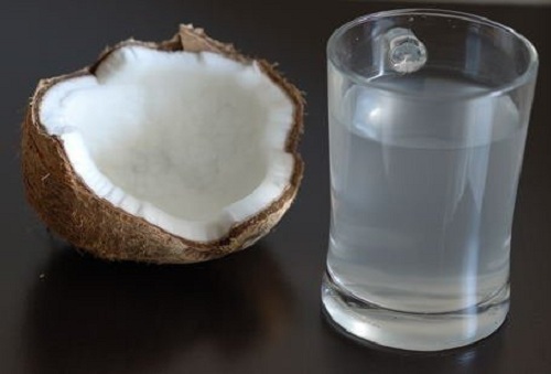 Apa calda cu nuca de cocos