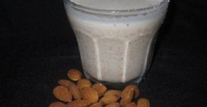 8 beneficii ale laptelui de migdale