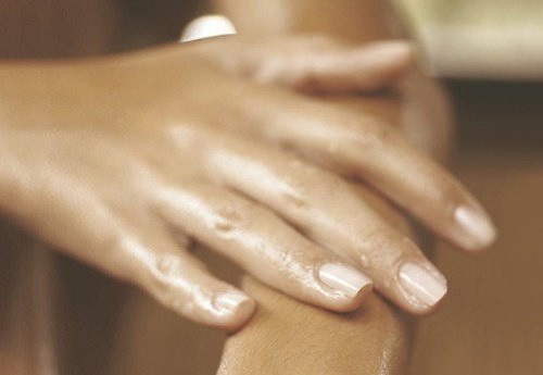 Care sunt cauzele mâinilor umflate?