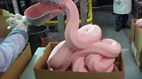 Chicken nuggets: pastă roz