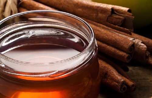 Infuzii cu miere și scorțișoară