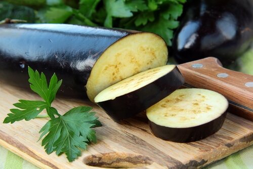 Legume anticancerigene: felii de vinete