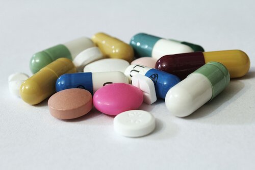 Anumite medicamente pot fi cauze ale durerii de stomac