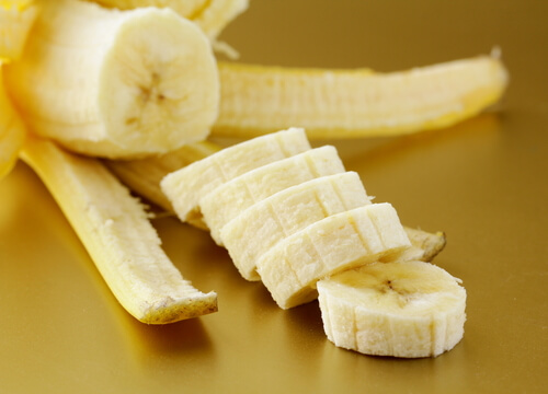 Banana pe lista de exfoliante naturale