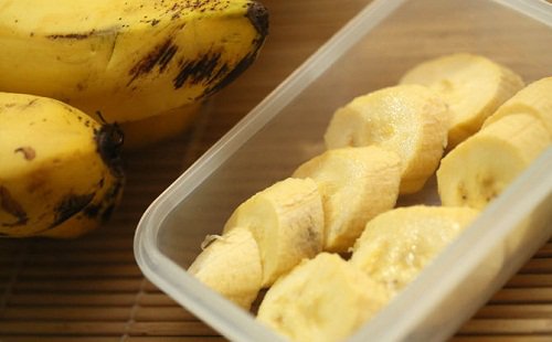 Banane tăiate felii groase