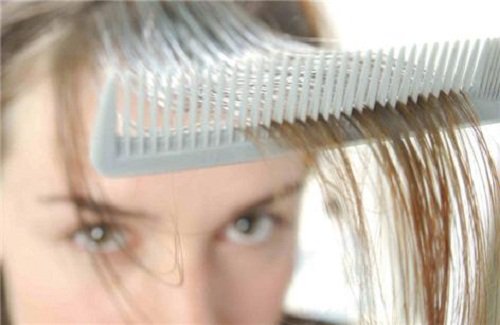 Hormonii masculini pot cauza căderea părului la femei