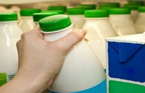 Studiu Harvard recomandă să nu beți lapte degresat