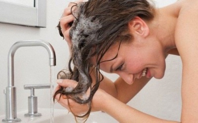 Cât de des să folosim șampon pe păr?