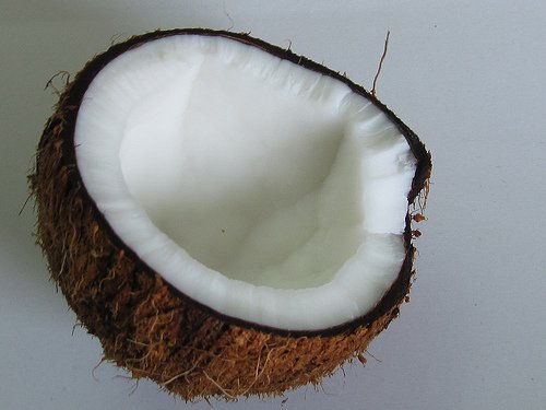 Apa de cocos este benefică pentru hipotiroidism și pentru hidratare