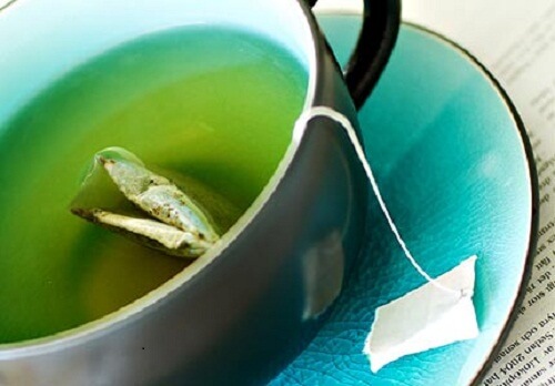 Ceaiul verde este unul dintre acele alimente care topesc grăsimile