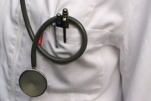 Mergeți la doctor dacă aveți o durere de ficat
