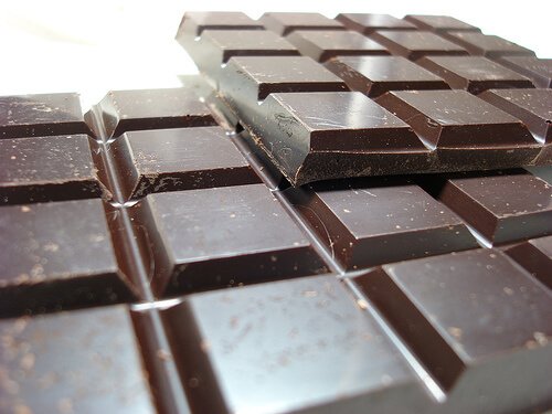 Îți poți satisface pofta de dulce cu ciocolată amăruie