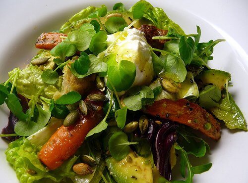 salată-cu-avocado Salată cu avocado