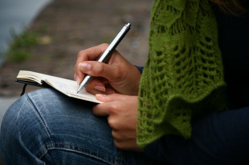 Scrisul în jurnal relaxează mintea