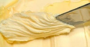 Cum se face untul de casă din doar două ingrediente