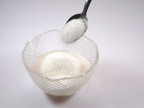 Zahărul pe lista de alimente interzise în celulită