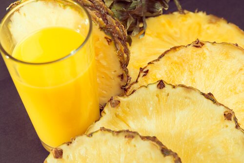 Ananas ca ingredient în smoothie-uri sănătoase