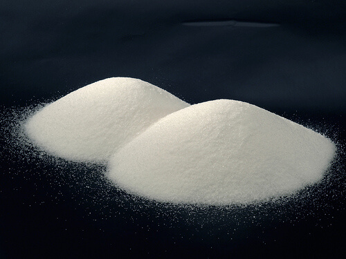 Degetele umflate pot fi o consecință a consumului de sare
