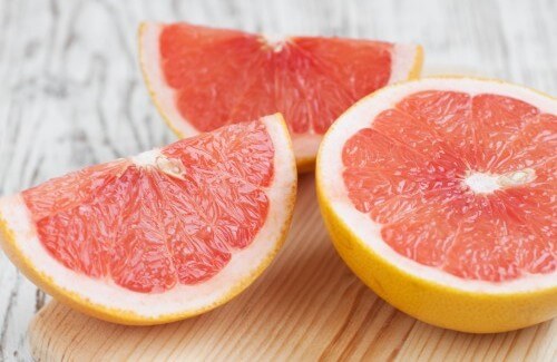 Grepfrutul este unul dintre acele fructe pentru eliminarea toxinelor