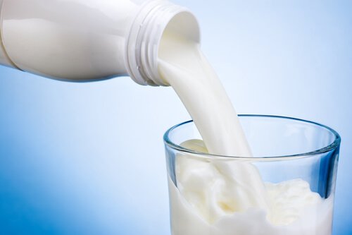 Laptele este exclus din lista de alimente care elimină mucusul