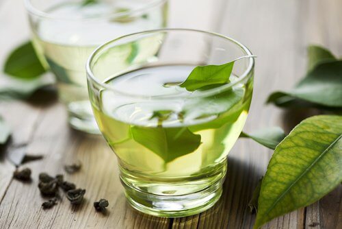 Ceaiul verde tratează constipația