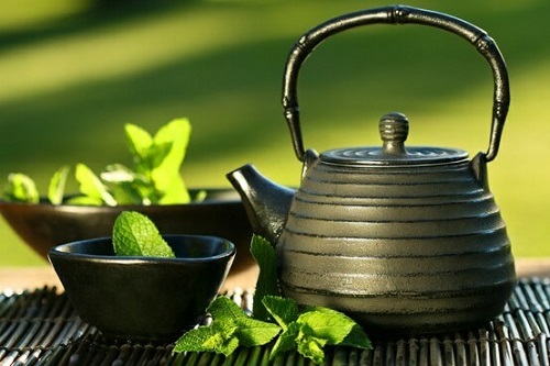 Ceaiul verde combătând retenția de apă
