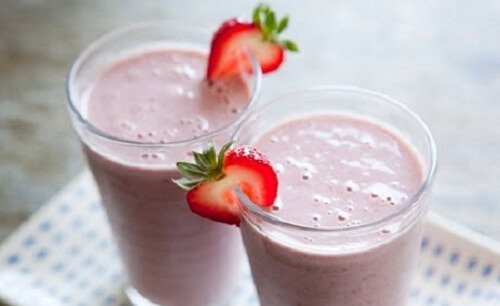 Cum să prepari un smoothie care înlocuiește o masă