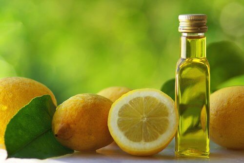 Amestecul de ulei de măsline și lămâie combate constipația