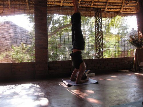 Anumite poziții de yoga te pot ajuta să îndepărtezi varicele