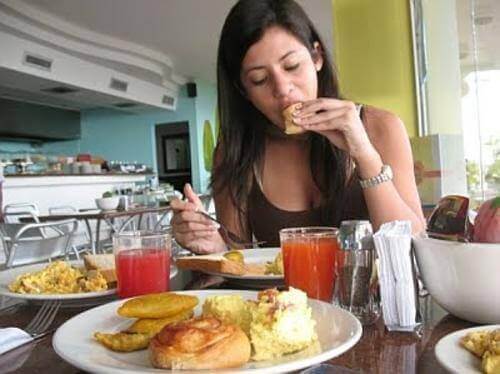 Alimentația joacă un rol important în îngrijirea stomacului