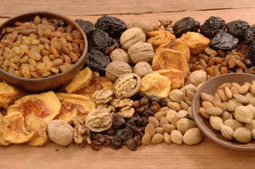 Fructele uscate sunt alimente bogate în fier