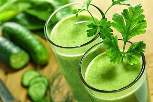 Un smoothie verde cu legume te ajută să slăbești