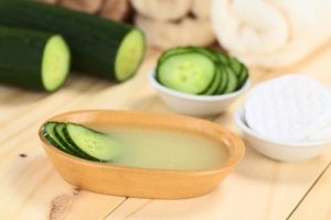 Scapi de riduri cu castravete și aloe vera