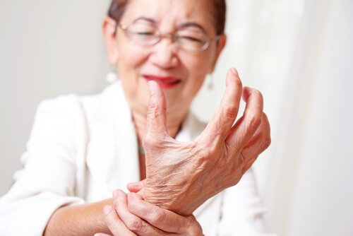 Durerile articulare nocturne cauzate de artrită