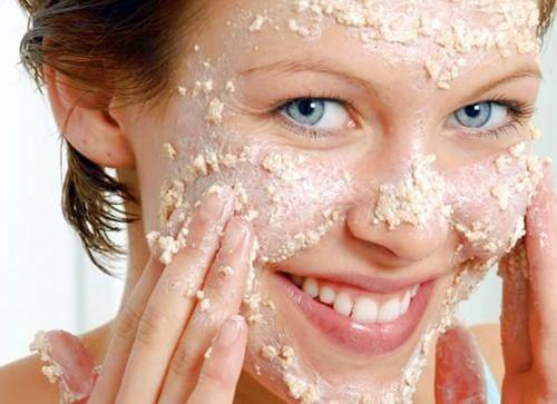Rețetă de mască exfoliantă cu fulgi de ovăz