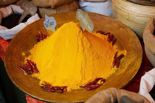 Utilizare pentru curcuma ca și băutură medicinală