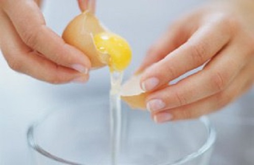 Cum să obții un bust ferm cu albuș de ou crud