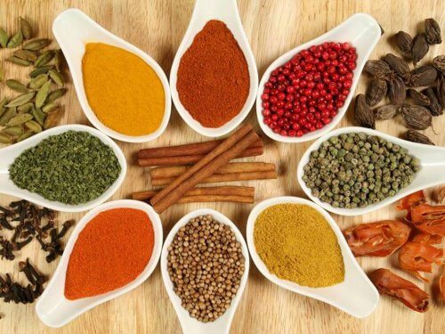 Alimentele picante provoacă balonare
