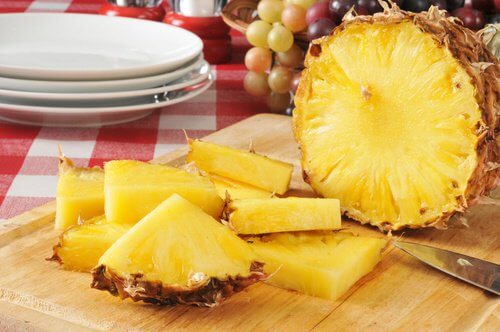 Ananasul – beneficii diuretice și detoxifiante